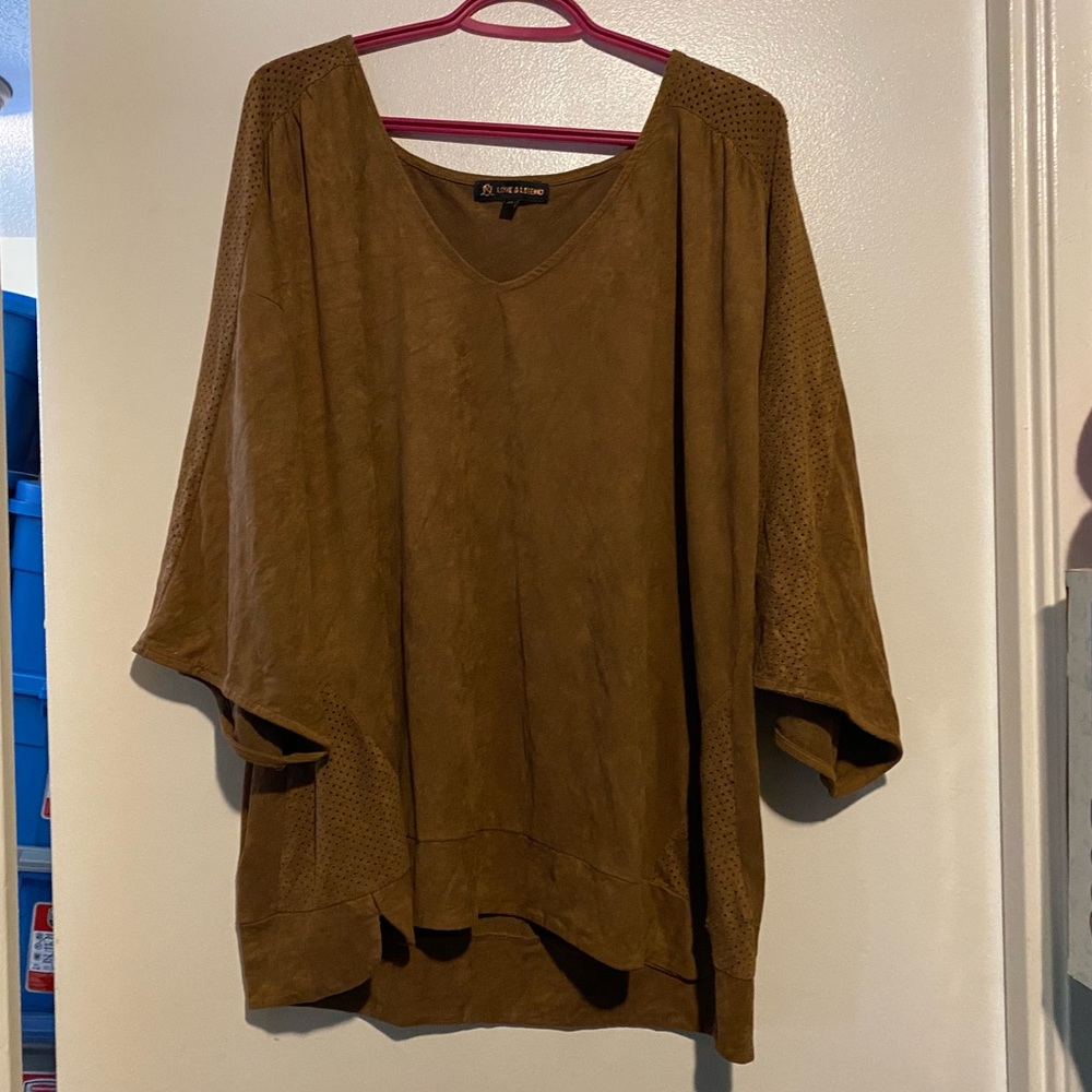 LOVE & LEGEND SUEDE LIKE TOP